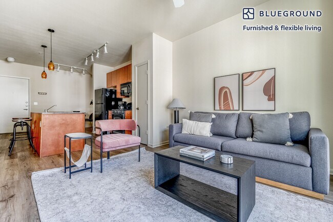 Building Photo - 3210 Esperanza Crossing