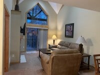 Building Photo - Short Term Winter Rental - 3 Bed / 5 Bath Condo in Lakeshore