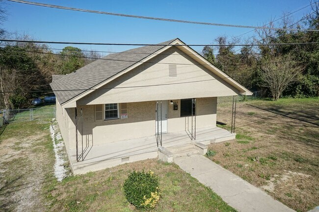Building Photo - 307 Olivia Ln