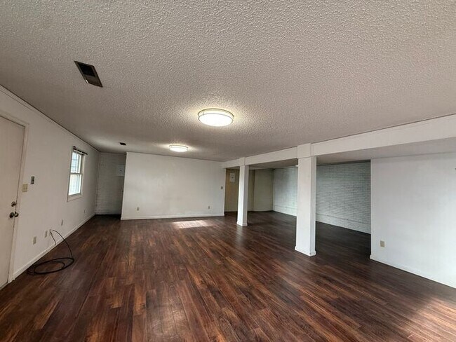 Building Photo - $2,500 | 3 Bedroom, 3 Bathroom House | No Pets | Available for Immediate Move In!