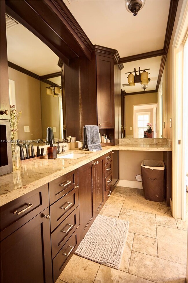 Building Photo - 5755 Devonshire Blvd