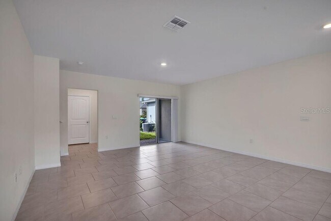 Building Photo - 12035 Holystone St