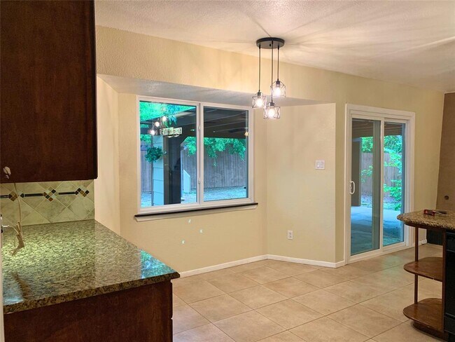 Building Photo - 4905 Richmond Ave