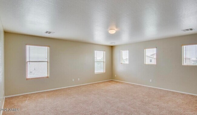 Building Photo - 388 E Palomino Way