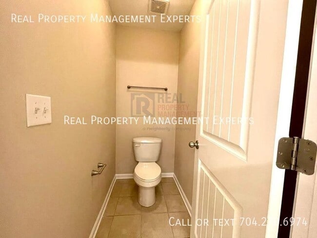 Building Photo - 3233 Elyse Manor Ct