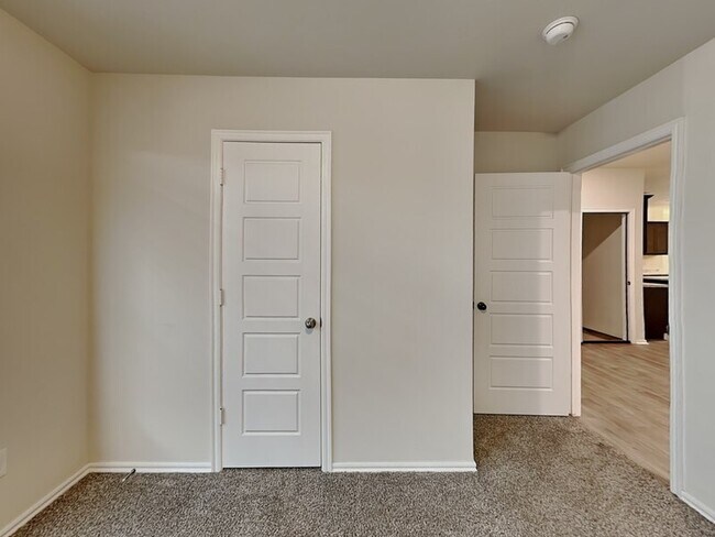 Building Photo - 3420 moraine dr