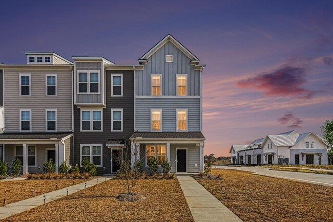 Building Photo - 801 Recess Pt Dr