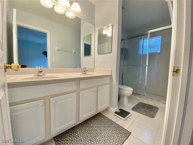 Building Photo - 8151 Pacific Beach Dr