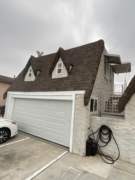 Building Photo - 3031 Saturn Ave