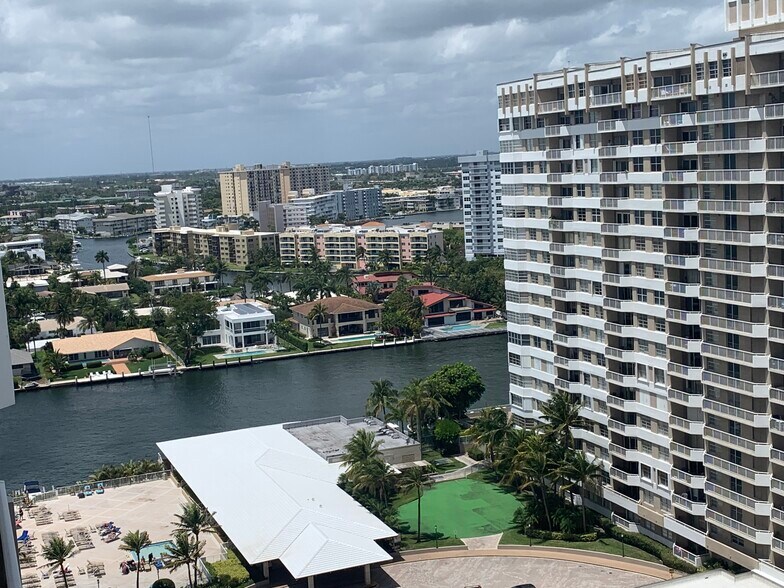 Building Photo - 1985 S Ocean Dr