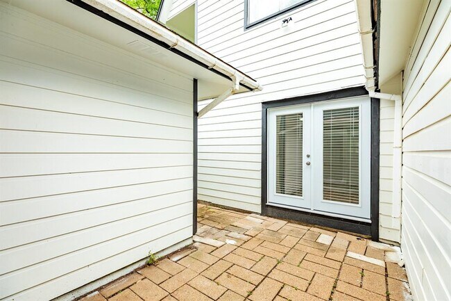 Building Photo - 408 Gardenia St