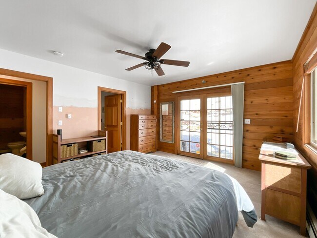 Building Photo - Luxury Home in the woods with unparalleled views! Garage! Pets Negotiable! Hot tub!