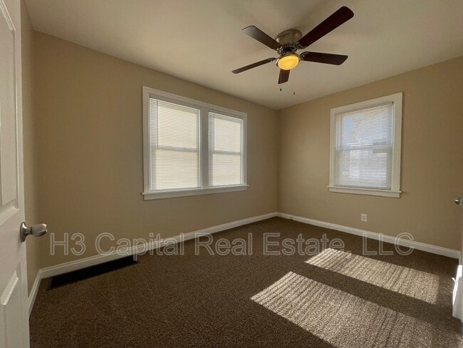 Building Photo - 711 N 28th St