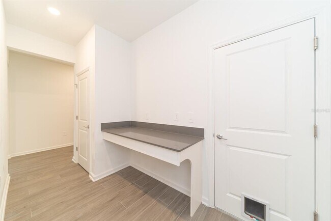 Building Photo - 2898 Armstrong Ave