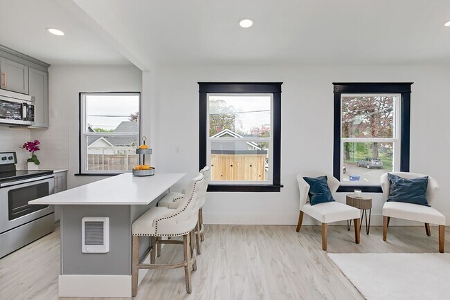 Interior Photo - Maple Apartments: Newly Renovated 1 Bedroo...