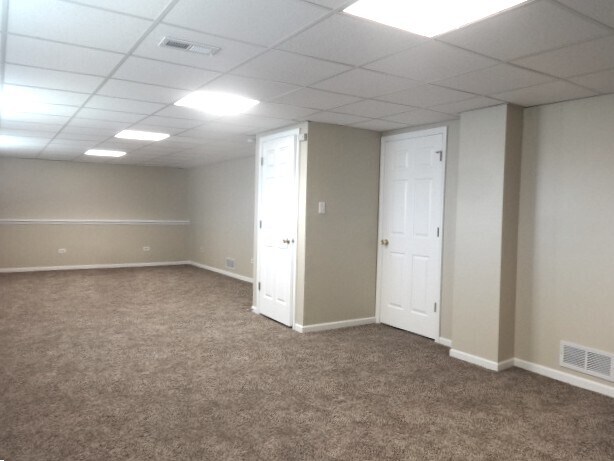 Building Photo - 816 Shorewood Dr