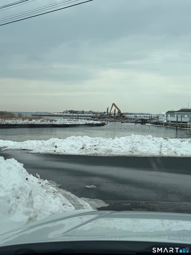 Building Photo - 84 Waterside Ln