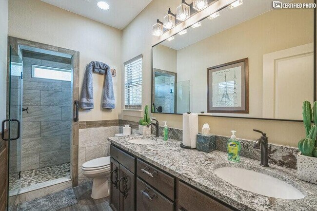 Building Photo - 505 Heron Dr