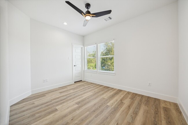 Building Photo - 8412 Vera Lou St