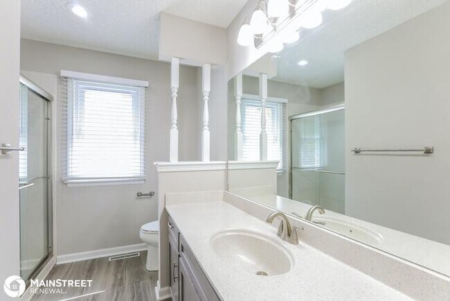 Building Photo - 1105 NE RIDGEVIEW DR, LEES SUMMIT, MO 64086