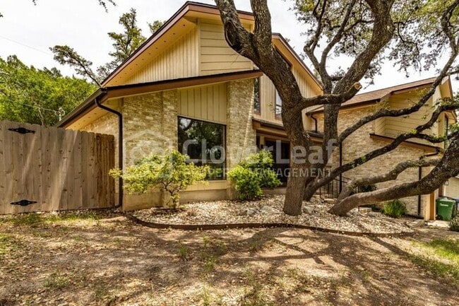 Building Photo - 2907 Burnt Oak St