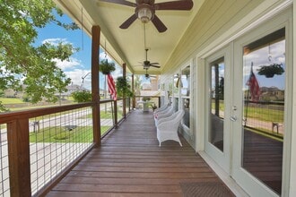 Building Photo - 226 Valmar