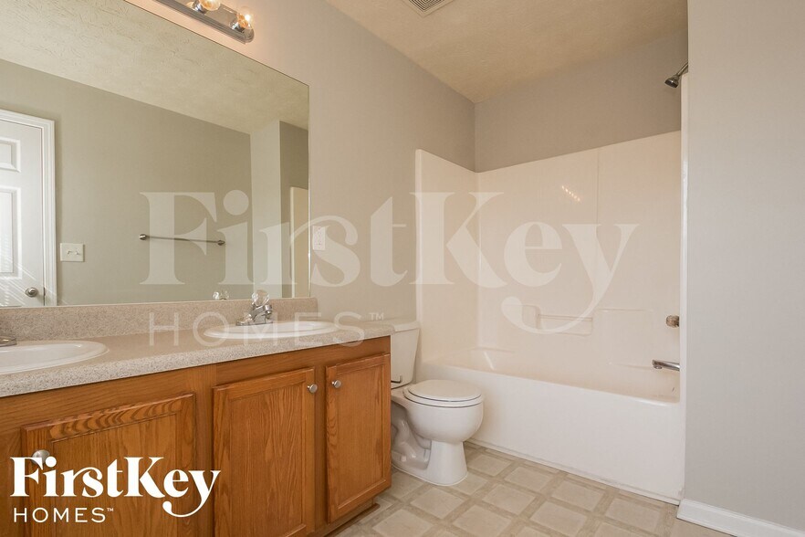 Building Photo - 6104 Ruth St SW