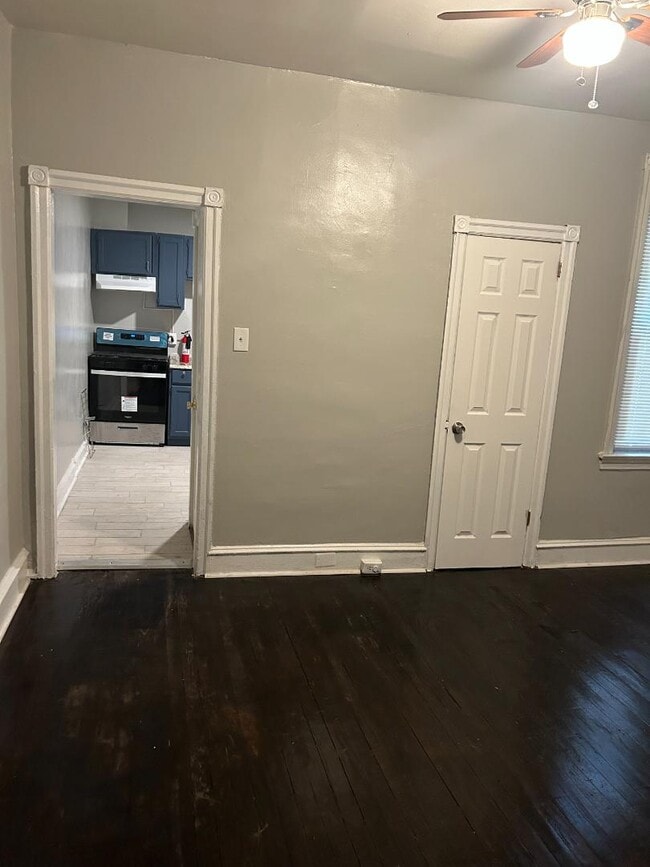 Building Photo - 1102 Morton Ave