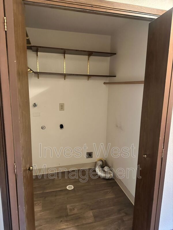 Building Photo - 14017 NE Keyes Ct