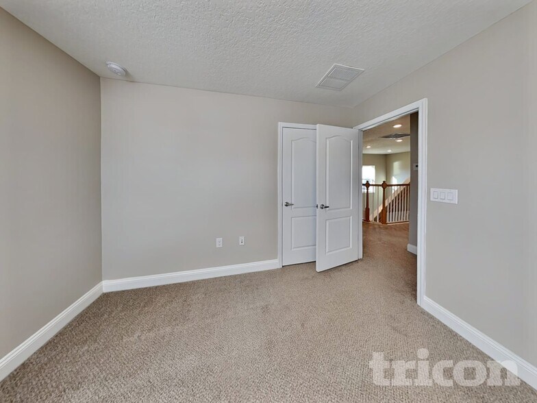 Building Photo - 195 Silver Creek Pl