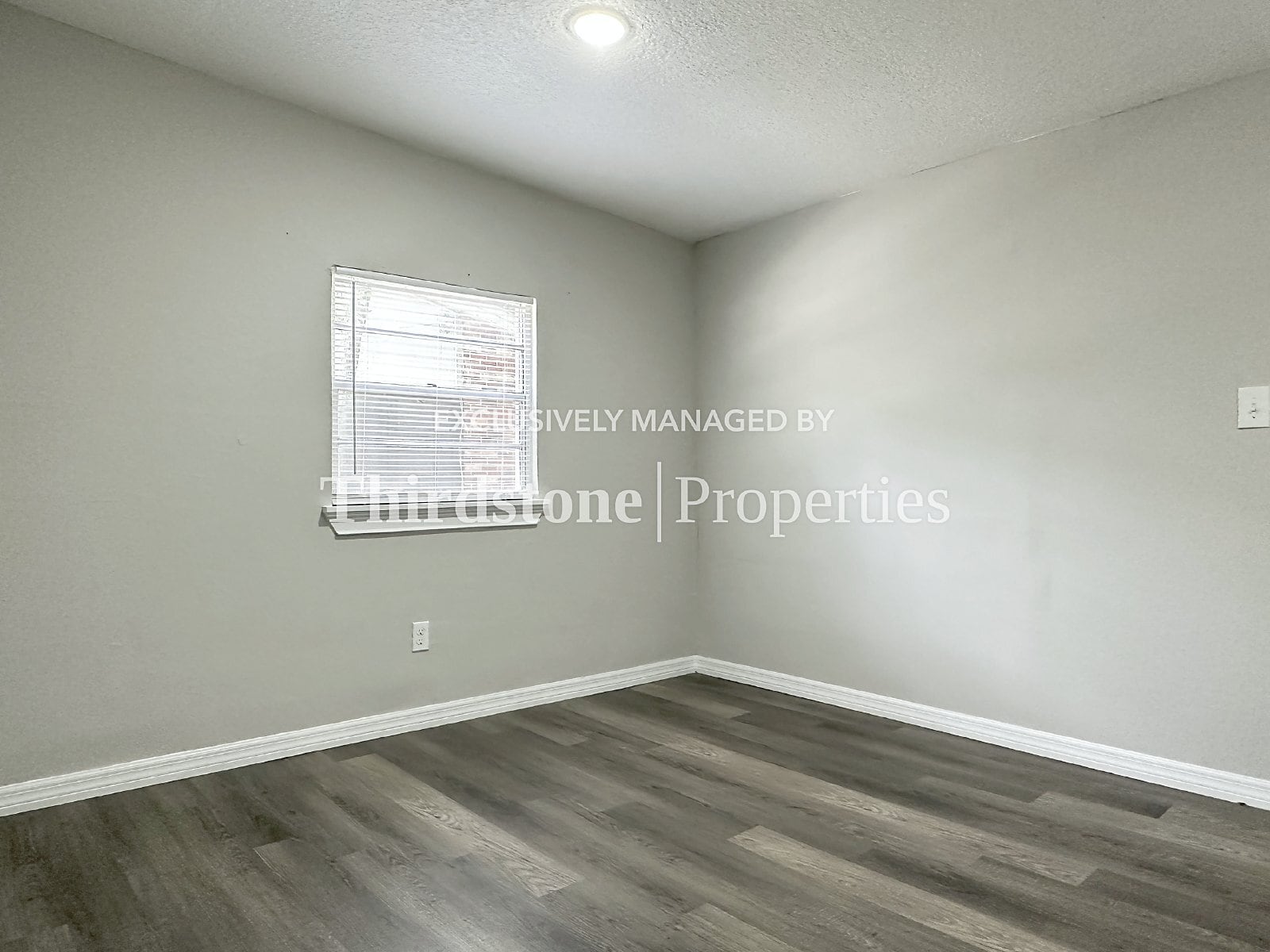 Building Photo - 3347 Phyllis St