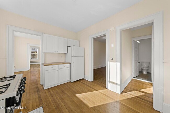 Building Photo - 98 First Ave