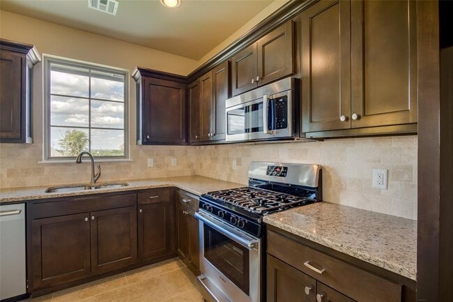 Building Photo - 2701 Hermoso Cir