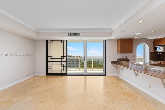 Building Photo - 2715 N Ocean Blvd