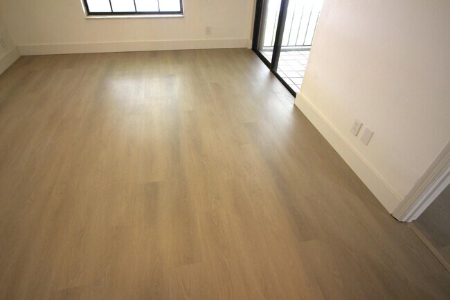 Building Photo - 2900 Olivewood Terrace