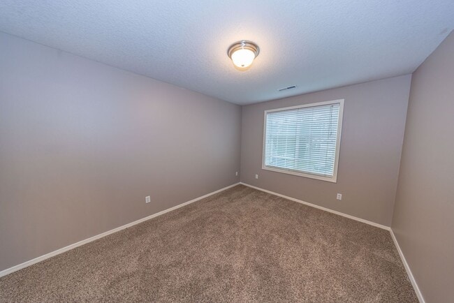 Building Photo - Spacious 4-Bedroom Home on Fisher’s Landing Cul-de-Sac