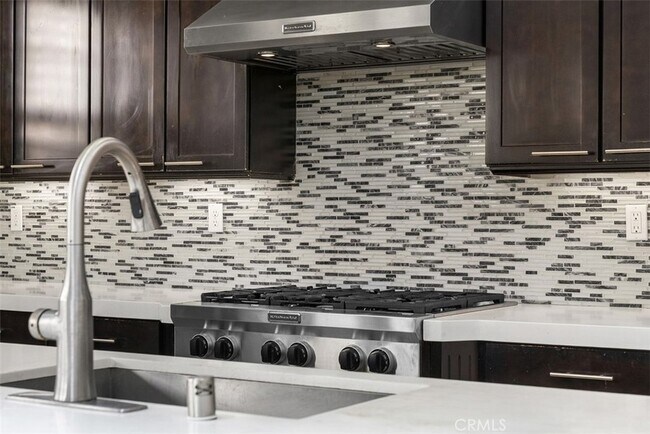 Building Photo - 154 Pavilion Park