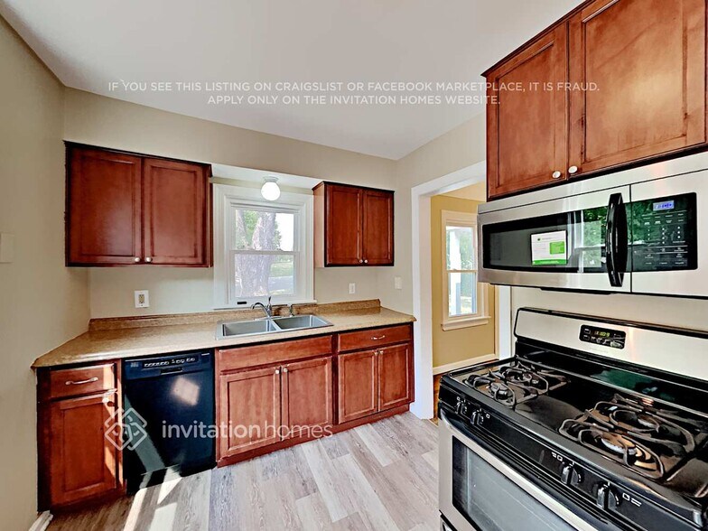 Building Photo - 6607 Logan Ave S