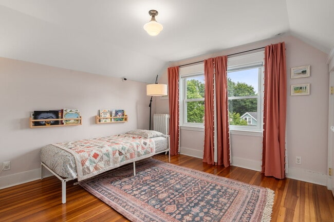 Building Photo - 94 Appleton St