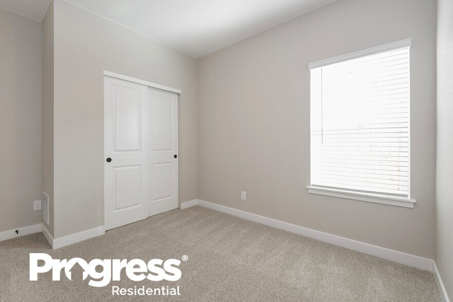 Building Photo - 9496 Yampa Ct