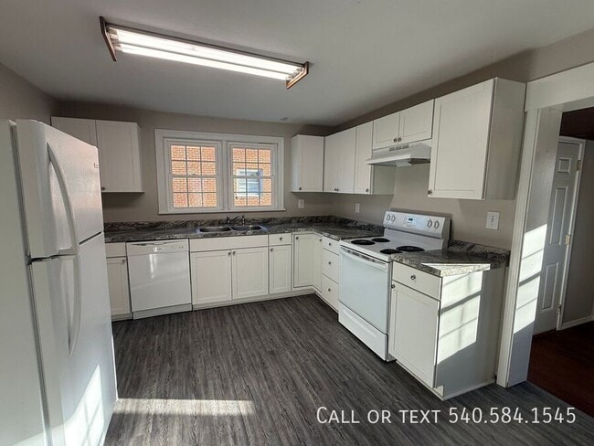 Building Photo - 1019 Ray Rd SE