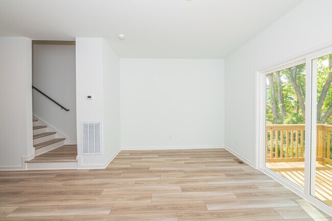 Building Photo - 815 Freston Rd