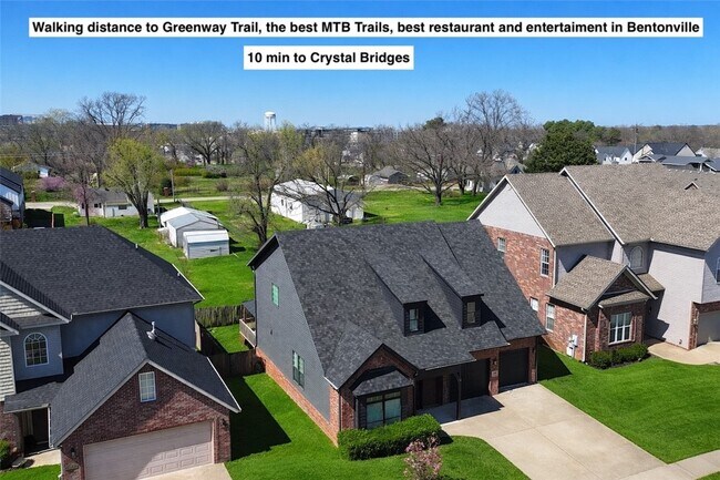 Building Photo - 110 SE G Ct