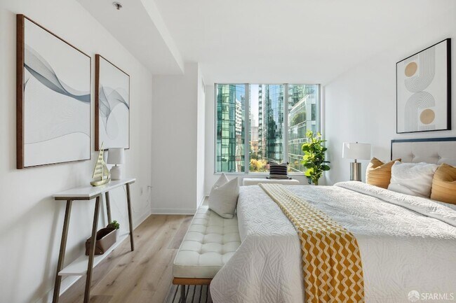 Building Photo - 333 Main St