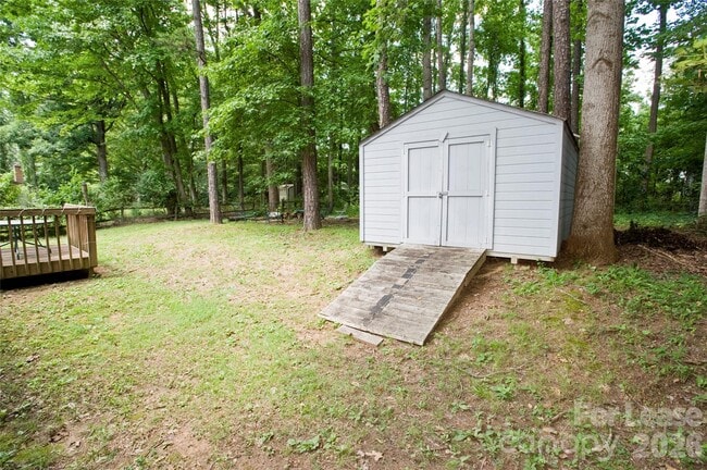 Building Photo - 1635 Van Dyke Dr