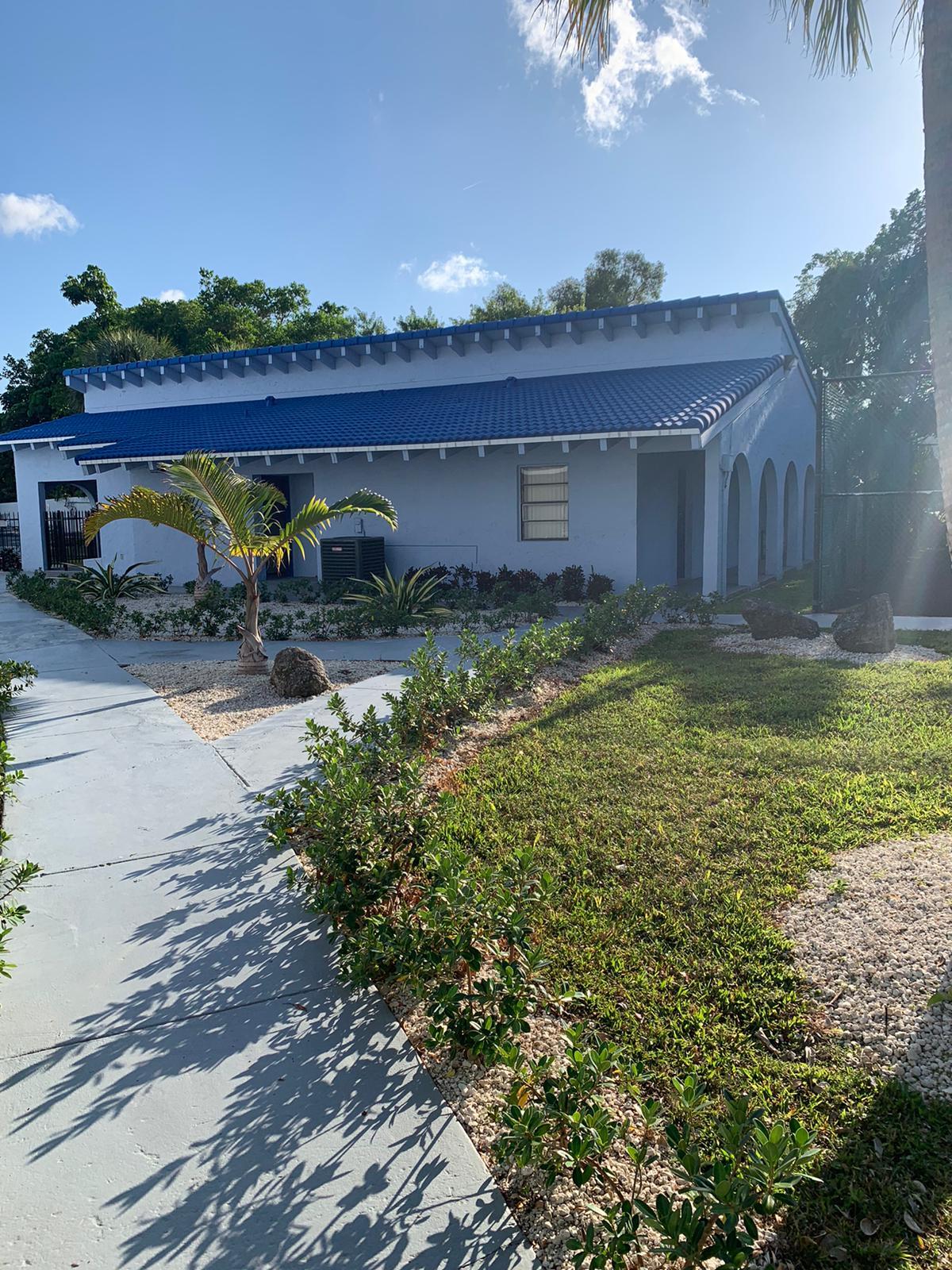 Building Photo - 9460 Fontainebleau Blvd