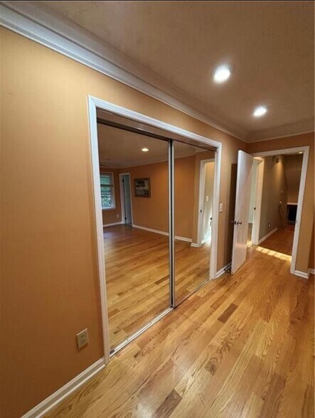 Building Photo - 4035 Dollar Cir