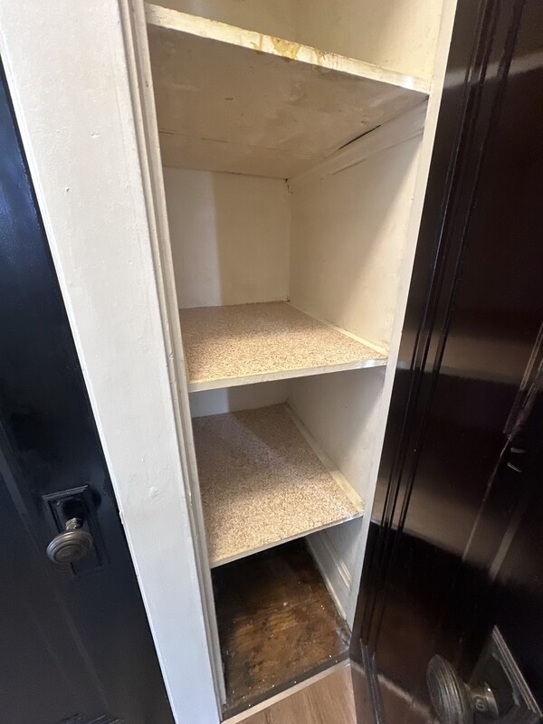 Building Photo - 1442 W 101st St