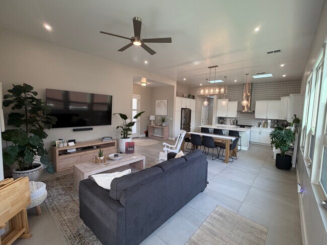 Building Photo - 7900 Tiburon Hills Drive NW