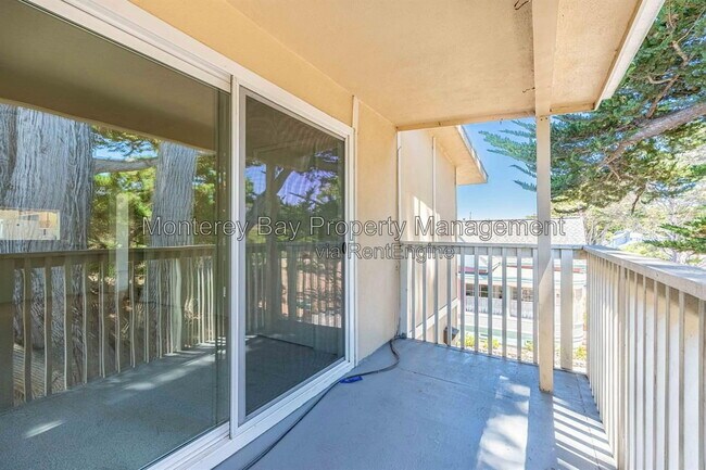 Building Photo - 420 Lighthouse Ave